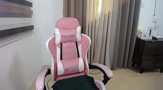 Bombshell Ashy online show from 03-12-25, 10:39