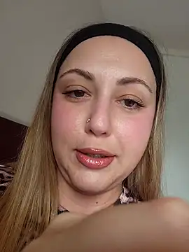 Snapshot of sofiabichota chatting on 04-26-26, 03:42 sofiabichota online show from 04-26-26, 03:42