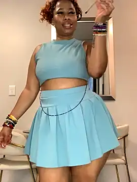 Snapshot of CurvyDesire1 chatting on 10-31-25, 07:48 CurvyDesire1 online show from 10-31-25, 07:48