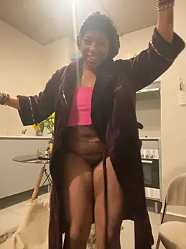 Snapshot of CurvyDesire1 chatting on 11-21-25, 11:58 CurvyDesire1 online show from 11-21-25, 11:58