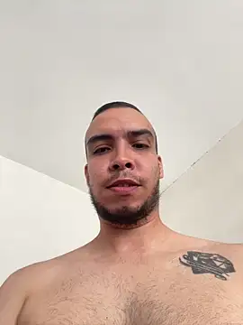 Snapshot of Andres_814 chatting on 04-07-26, 05:24 Andres 814 online show from 04-07-26, 05:24