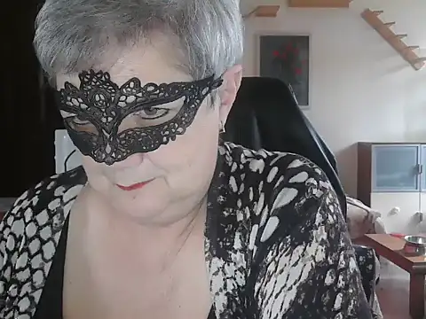 Snapshot of simona60 chatting on 05-15-26, 01:18 simona60 online show from 05-15-26, 01:18