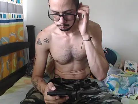 alisterxxx online show from 10-24-25, 02:35