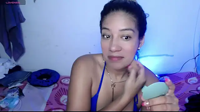 ninatiny online show from 04-21-26, 11:27