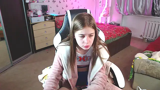 Kira honeyy online show from 01-31-25, 05:53