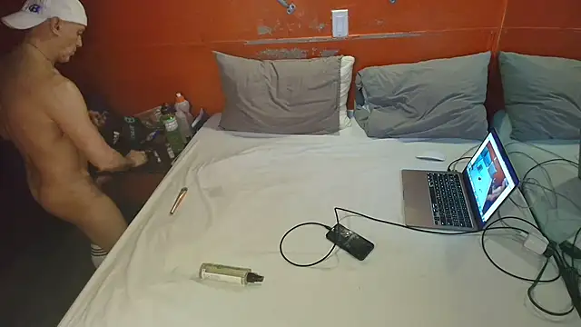 MikyFoxx online show from 01-01-25, 02:51