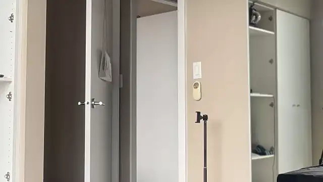 MikyFoxx online show from 09-25-25, 09:29