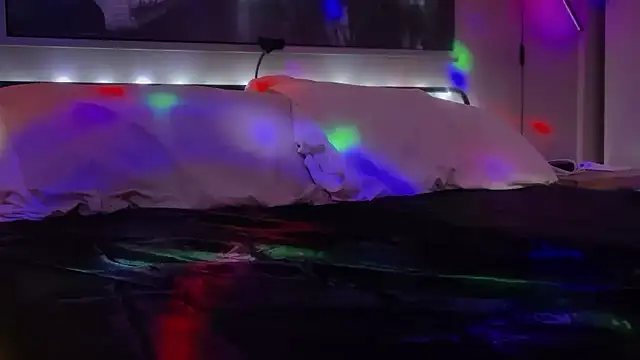 MikyFoxx online show from 10-23-25, 09:30