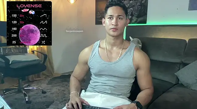Snapshot of BenjaminCooperk chatting on 03-10-25, 09:18 BenjaminCooperk online show from 03-10-25, 09:18