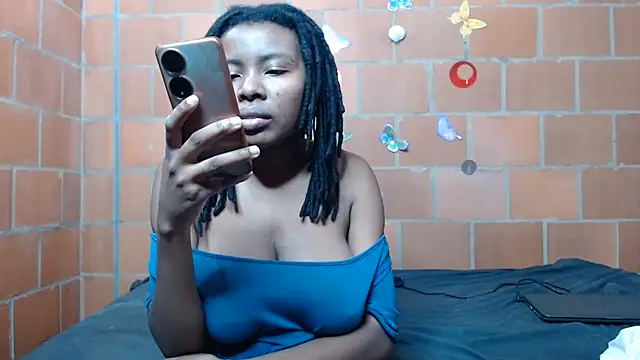 Snapshot of Magaharper10 chatting on 07-19-26, 06:44 Magaharper10 online show from 07-19-26, 06:44