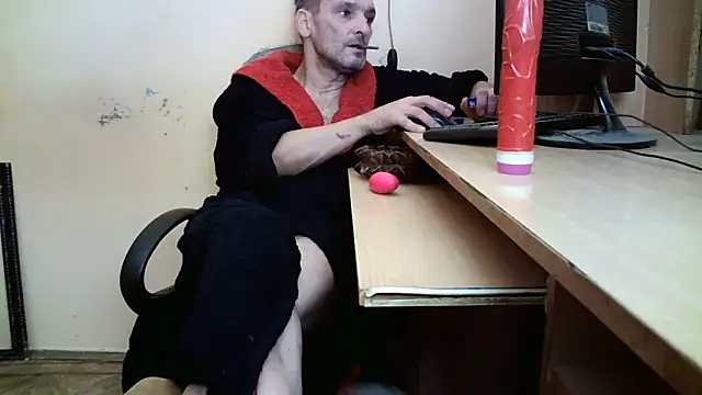 Snapshot of dundyFocus chatting on 09-28-25, 11:15 dundyFocus online show from 09-28-25, 11:15