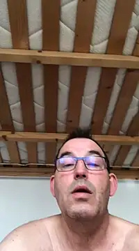 Snapshot of Lentbulant chatting on 03-15-25, 10:24 Lentbulant online show from 03-15-25, 10:24