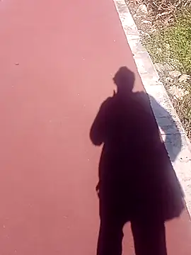 Snapshot of Bigdick666cm chatting on 10-27-25, 06:01 Bigdick666cm online show from 10-27-25, 06:01