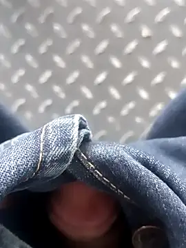 Snapshot of Bigdick666cm chatting on 11-05-25, 03:34 Bigdick666cm online show from 11-05-25, 03:34