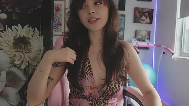 Snapshot of makiyahbelle chatting on 03-27-26, 01:33 makiyahbelle online show from 03-27-26, 01:33