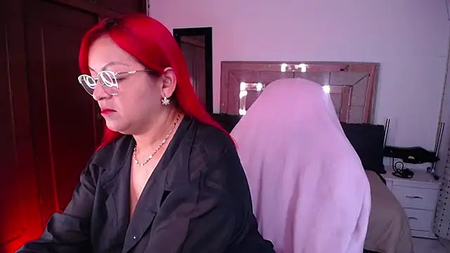 salomecastro  online show from 10-13-25, 03:28