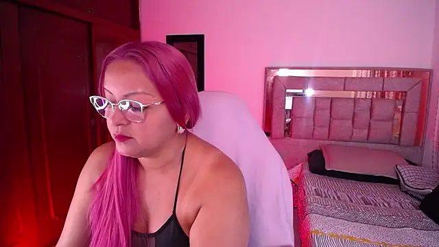 Snapshot of salomecastro_ chatting on 06-10-26, 03:18 salomecastro online show from 06-10-26, 03:18