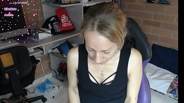 cristin doll  online show from 07-27-26, 02:57