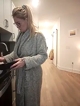 HollyTattoo online show from 02-19-25, 06:54