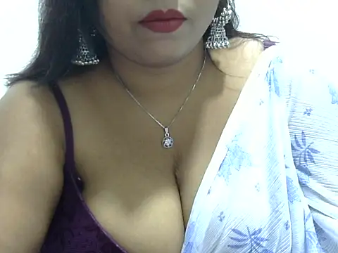 Snapshot of ROSEE_MERRYYYY chatting on 10-25-25, 10:01 ROSEE MERRYYYY online show from 10-25-25, 10:01