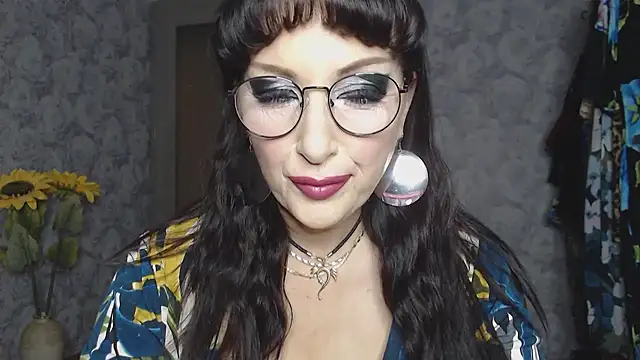 Snapshot of Aziza1 chatting on 09-15-25, 01:55 Aziza1 online show from 09-15-25, 01:55