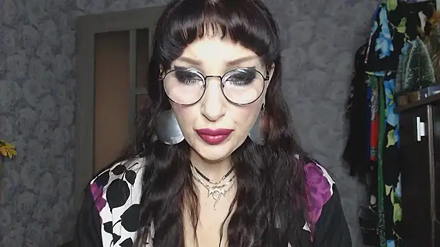 Aziza1 online show from 11-17-25, 08:20