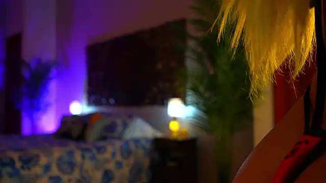 ambarEvans online show from 12-05-24, 01:58