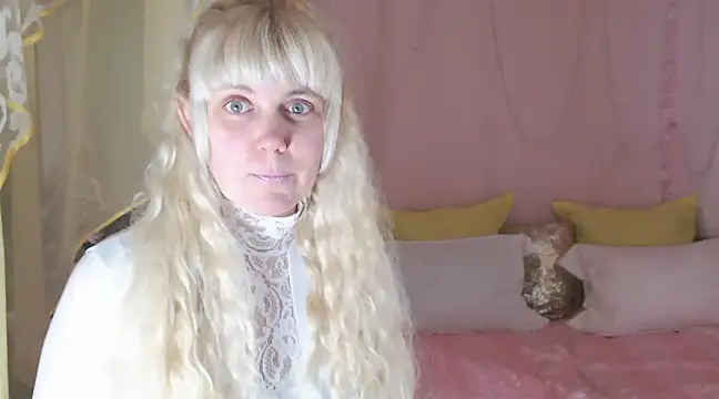 SunnySylvia online show from 12-12-24, 05:26