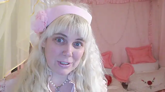 SunnySylvia online show from 02-17-25, 06:26