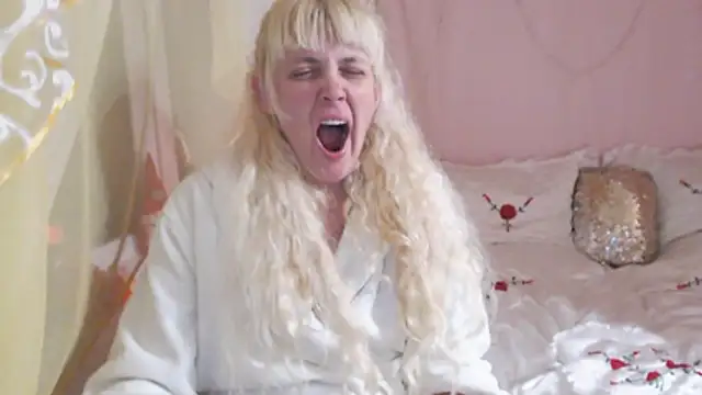 SunnySylvia online show from 11-27-25, 05:37