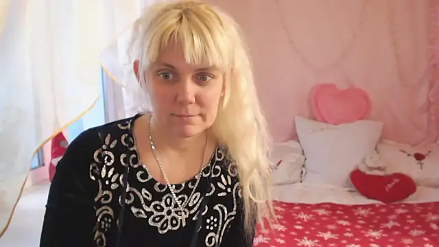 SunnySylvia online show from 12-18-25, 06:30