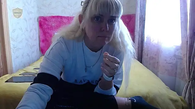 SunnySylvia online show from 06-01-26, 05:53