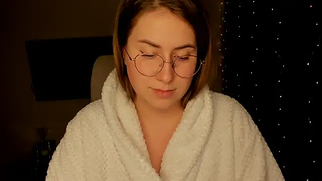 SeasonalSomeone online show from 12-06-24, 02:38