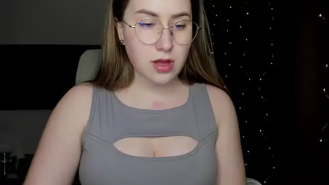 SeasonalSomeone online show from 12-15-24, 03:31