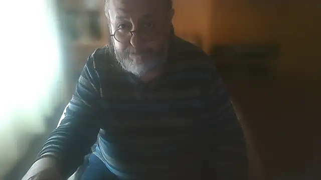 Snapshot of Koldo70 chatting on 05-15-26, 02:02 Koldo70 online show from 05-15-26, 02:02