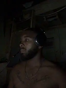 Snapshot of livepro chatting on 10-17-25, 03:31 livepro online show from 10-17-25, 03:31