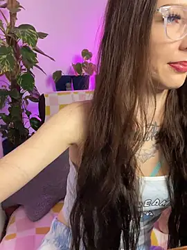 Trixie-Tainted online show from 01-20-25, 02:57