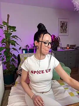 Trixie-Tainted online show from 03-15-25, 01:40