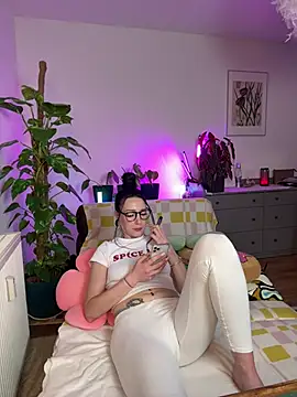 Trixie-Tainted online show from 03-15-25, 04:43