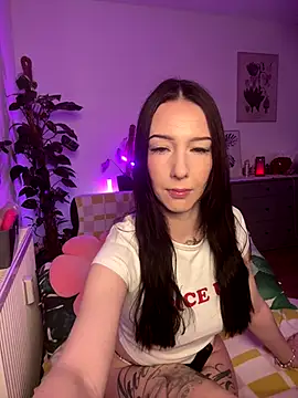 Trixie-Tainted online show from 09-09-25, 09:53