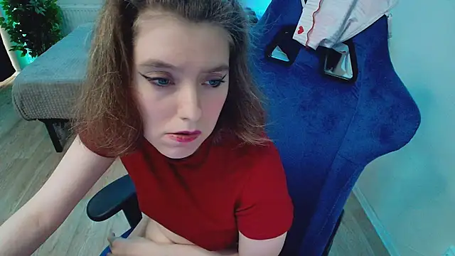 Snapshot of CranberryHot chatting on 05-04-26, 06:09 CranberryHot online show from 05-04-26, 06:09