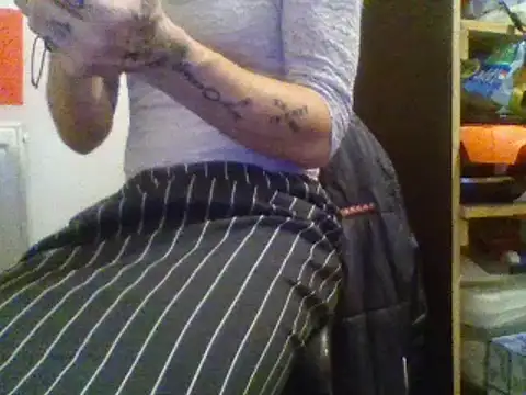 Snapshot of Myckeul chatting on 10-04-25, 02:31 Myckeul online show from 10-04-25, 02:31