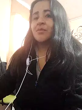 Snapshot of latinfemale chatting on 03-13-25, 09:48 latinfemale online show from 03-13-25, 09:48
