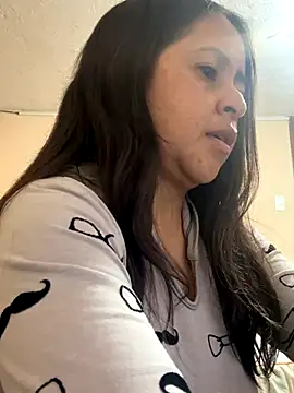 Snapshot of latinfemale chatting on 10-06-25, 11:24 latinfemale online show from 10-06-25, 11:24