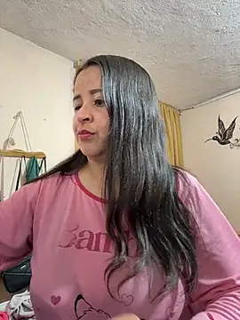 latinfemale online show from 12-21-25, 12:51