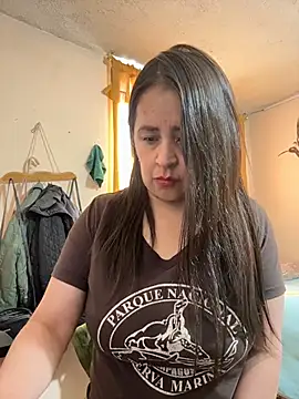 latinfemale online show from 04-21-26, 08:23