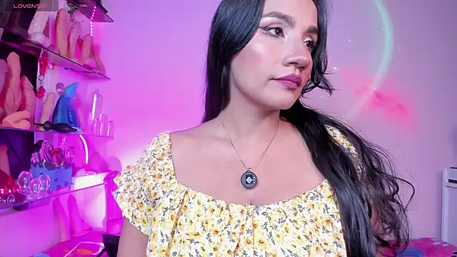 Snapshot of christymilkk chatting on 09-30-25, 01:54 christymilkk online show from 09-30-25, 01:54