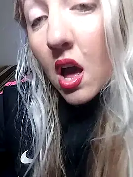 Snapshot of Mllesha74000 chatting on 02-22-25, 04:30 Mllesha74000 online show from 02-22-25, 04:30