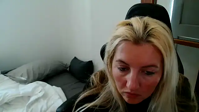 Mllesha74000 online show from 04-06-26, 01:01