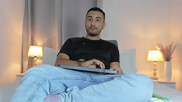 Nick Moca online show from 01-04-25, 07:55